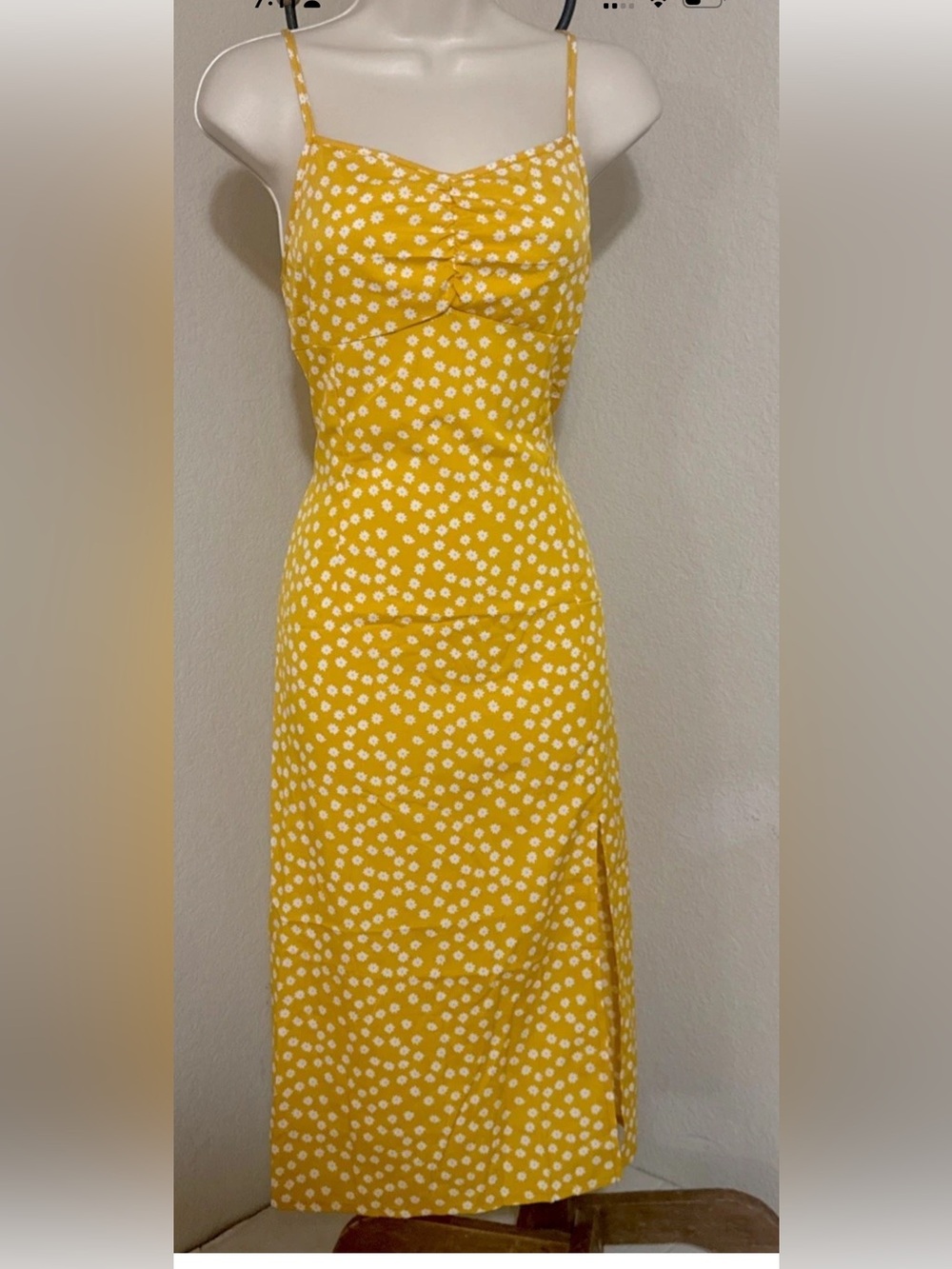 Dress Yellow Floral Summer Women’s  Spaghetti Straps Mide Slit Size Medium